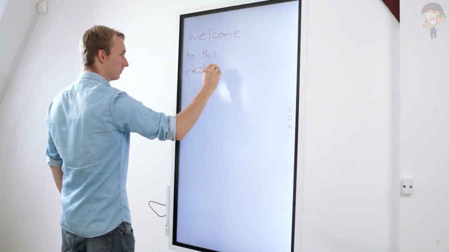 Пример использования интерактивного дисплея Samsung Flip 2